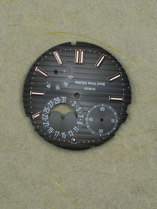 DSC07453_ergebnis_ec768bb3-d3a9-47ba-85e4-cc277eeca141_823x Patek Philippe Grey Dial for Nautilus 5712R