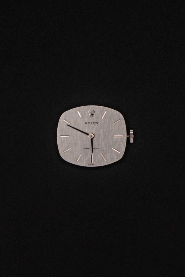20240311_JMP_Produktbilder__c_FRBMedia-WitoZaar--32_990x Rolex Manual Winding Caliber from a Cellini Ref. 1400 with a "linen" dial in silver