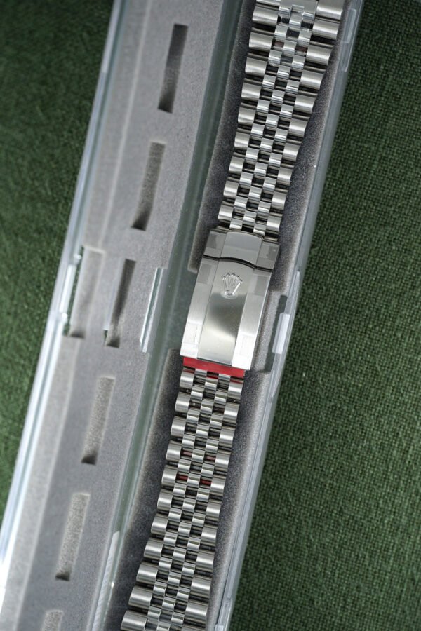 DSC01287_ergebnis_e08ffcf9-53f8-4f5a-97d6-4e23c0fafb71_990x Rolex Nos (Fully Stickered - Brand New) Jubilee Steel Bracelet 62610 21mm for Datejust 41 Mm 126300 || 126334