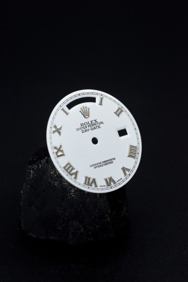 DSC03460_ergebnis_e210c6f2-846d-4654-8a06-ecfac8793403_990x Rolex White Roman NOS Dial for OP Day-Date 36mm 18039 | 18239 | 118239