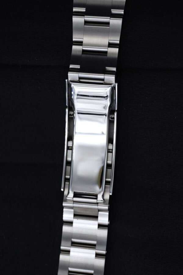 DSC04057_ergebnis_439f2fb5-890e-4bcf-9661-63a8fbfd5f9f_990x Rolex Oyster Steel Bracelet 97JB00 for Submariner 126610 | 124060