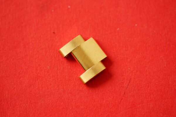 DSC04255_ergebnis_990x Rolex 18 kt yellow gold Oyster Link 15,35 mm with polished sides without screw