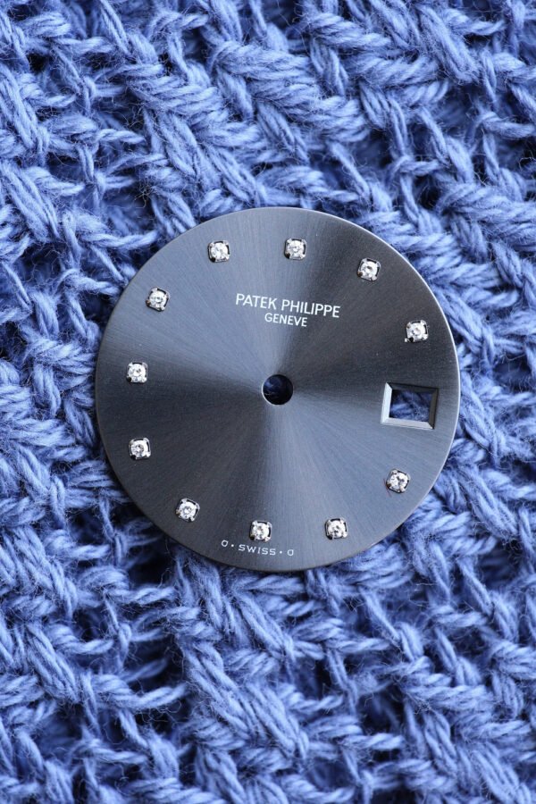 DSC05061_ergebnis_990x Patek Philippe NOS Sigma Diamond Dial Silver for Nautilus 4700/54J