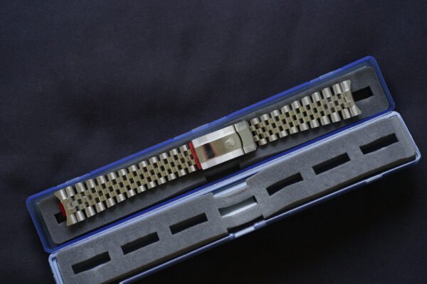 DSC05913._ergebnis_3ce9a9ba-54c4-45fa-a195-60f9ed0f0c80_990x Rolex NOS Super Jubilee steel bracelet 62800 for Datejust 126234 | 126200 and others