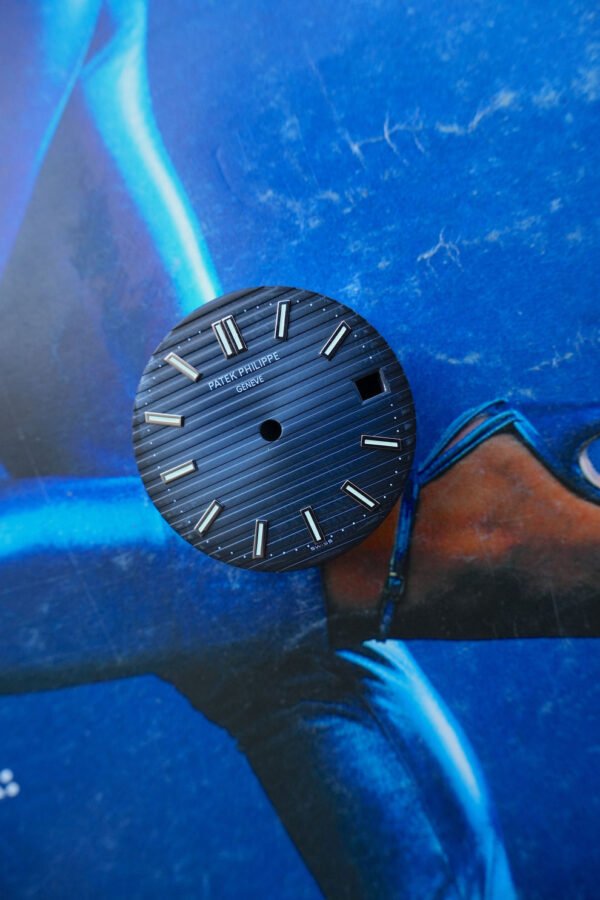 DSC05992_ergebnis_990x Patek Philippe blue dial for Nautilus 5711