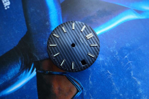 DSC05994_ergebnis_990x Patek Philippe blue dial for Nautilus 5711