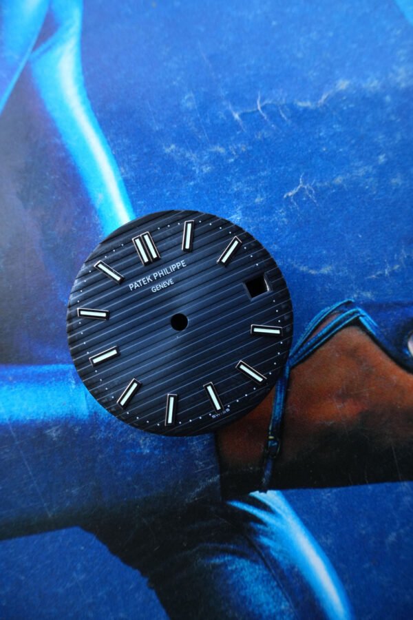 DSC05996_ergebnis_990x Patek Philippe blue dial for Nautilus 5711