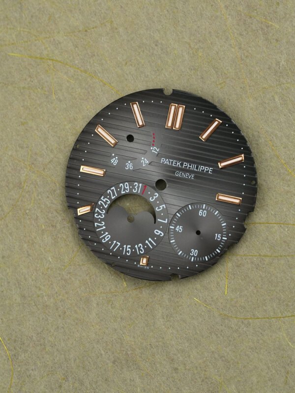 DSC07157_ergebnis_990x Patek Philippe Grey Dial for Nautilus 5712R