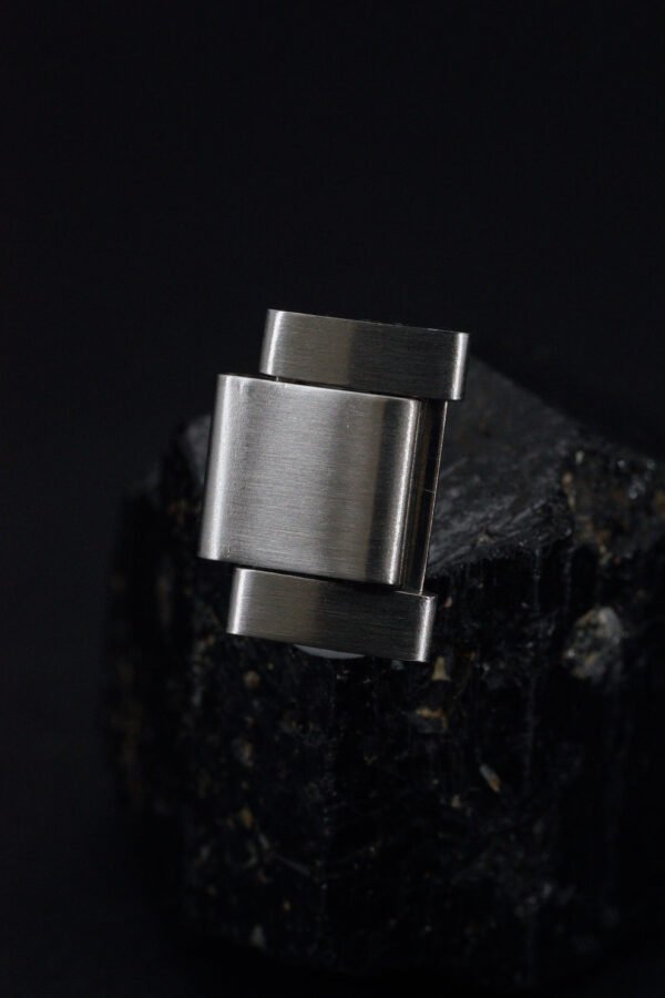 DSC07381_ergebnis_efc8cbe3-43db-44ec-9c92-7306a003dfc2_990x Rolex "Folded Link" Folding Element | Replacement link for Oyster bracelets.