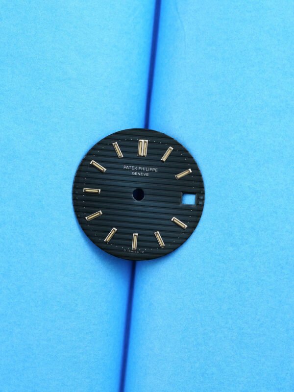 DSC07584_ergebnis_f6049ba8-0b12-4c0a-aea8-303d134f44aa_990x Patek Philipp sigma Blue Dial' for Nautilus 3800 steel & platinum tritium
