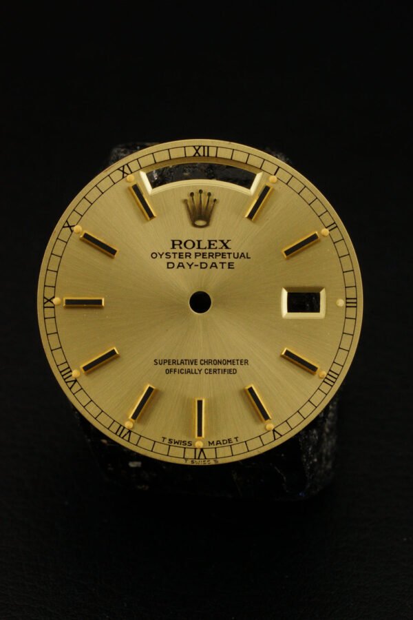 DSC08880_ergebnis_990x Rolex "Double Swiss" gold Dial for Day-Date 36 mm 18038 Tritium with black Index