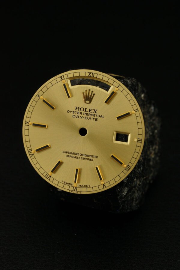 DSC08887_ergebnis_990x Rolex "Double Swiss" gold Dial for Day-Date 36 mm 18038 Tritium with black Index