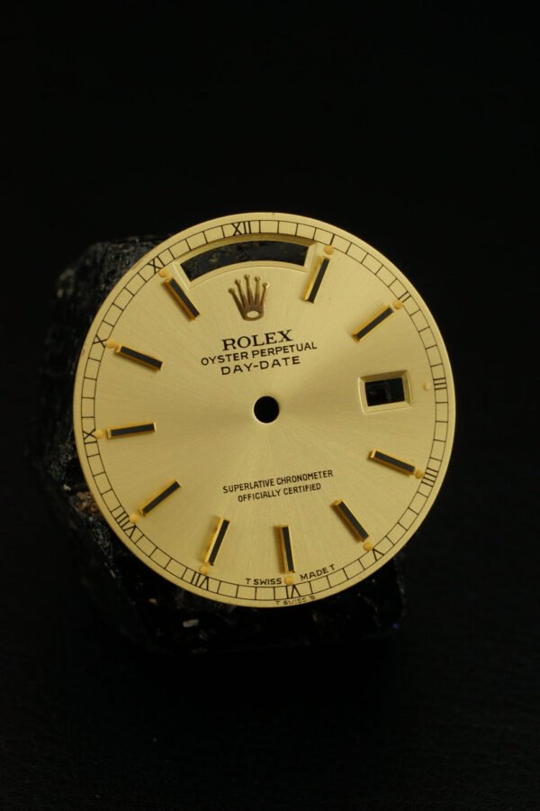 DSC08888_ergebnis_990x Rolex "Double Swiss" gold Dial for Day-Date 36 mm 18038 Tritium with black Index