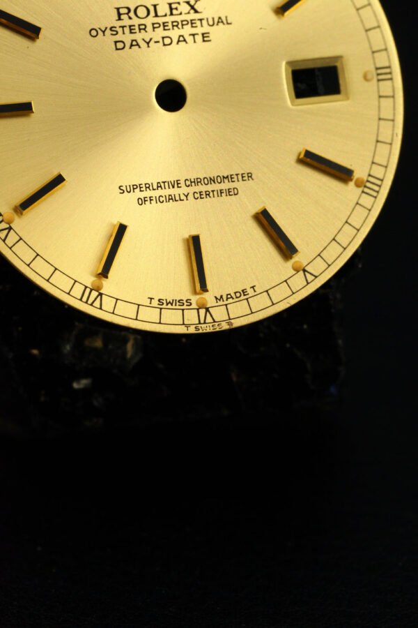 DSC08890_ergebnis_990x Rolex "Double Swiss" gold Dial for Day-Date 36 mm 18038 Tritium with black Index